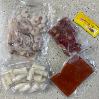 화끈한녀석들 새오똥400g 새우,오징어,똥집 볶음요리 소스,밀떡, 참기름 포함 — 4.5점을 준 리뷰어가 2022년 11월 올린 사용 사진