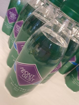 몽베스트 Montbest with Sparkling water Plain 20병 — 5점을 준 리뷰어가 2021년 11월 올린 사용 사진