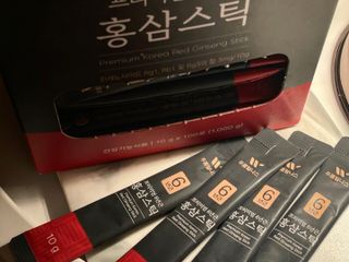 [푸름웰니스] 프리미엄 6년근 홍삼스틱 3mg x 100포 — 5점을 준 리뷰어가 2022년 4월 올린 사용 사진