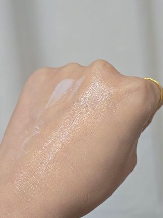 비엔디 2NOW[한글]]BnD 바디 미백 겨드랑이 크림 — 4점을 준 리뷰어가 2024년 12월 올린 사용 사진
