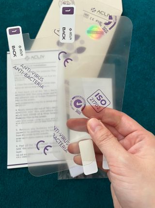 아클리브 Eco 항균 항바이러스 액정 보호필름(iPhone) — 5점을 준 리뷰어가 2022년 7월 올린 사용 사진