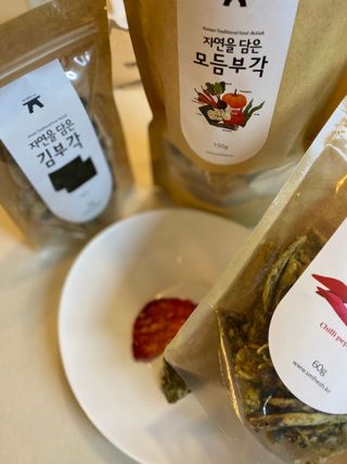 자연을담은모듬부각 — 5점을 준 리뷰어가 2022년 1월 올린 사용 사진