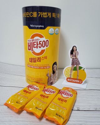광동생활건강 [광동] 제니비타민C 비타500데일리스틱 180포+제니등신대+제니스티커 — 5점을 준 리뷰어가 2021년 12월 올린 사용 사진