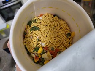 NISSIN 닛신 컵누들  4종 - 씨푸드오리지날, 씨푸드 스파이시, 씨푸드 커리, 씨푸드 XO소스 — 4.5점을 준 리뷰어가 2023년 1월 올린 사용 사진