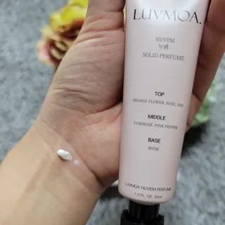 러브모아 향수 고체향수 승무원 고체향수 바르는 향수 니치향수 도손 우드세이지 앤 씨솔트 — 5점을 준 리뷰어가 2022년 12월 올린 사용 사진