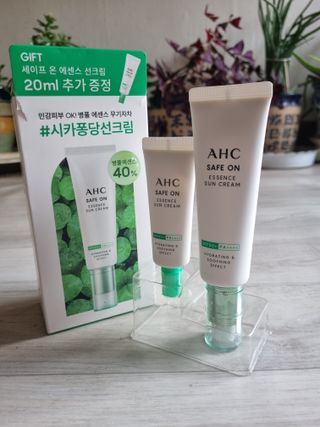 [AHC] 세이프온 에센스 선크림 올리브영 스페셜 증정 기획세트 — 5점을 준 리뷰어가 2022년 6월 올린 사용 사진