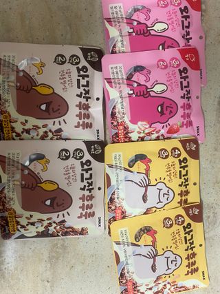스낵스 와그작후루룩 3종_카카오2봉+아몬드2봉+딸기2봉 (총 6봉) — 5점을 준 리뷰어가 2024년 2월 올린 사용 사진
