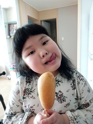 오마뎅 한우핫도그 — 5점을 준 리뷰어가 2021년 5월 올린 사용 사진