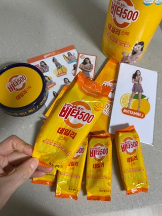 광동생활건강 [광동] 제니비타민C 비타500데일리스틱 180포+제니등신대+제니스티커 — 5점을 준 리뷰어가 2021년 12월 올린 사용 사진
