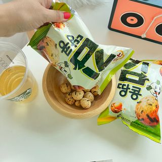 오리온 오징어땅콩의 짭짤고소 신제품, 구운김땅콩 — 5점을 준 리뷰어가 2022년 5월 올린 사용 사진