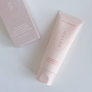 [휴랑] 오미자 2,000알로 피부 생기를 채워주는 밸런싱 크림 — 3점을 준 리뷰어가 2021년 11월 올린 사용 사진