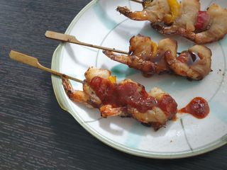[다물꼬치] 삼겹새우롤꼬치 5개입 350g  + 데리야끼소스 120g + 매운고추소스 120g — 5점을 준 리뷰어가 2021년 12월 올린 사용 사진