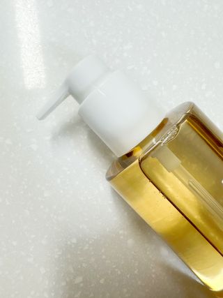 스킨1004 [SKIN1004] 마다가스카르 센텔라 라이트 클렌징 오일 200ml — 5점을 준 리뷰어가 2024년 7월 올린 사용 사진
