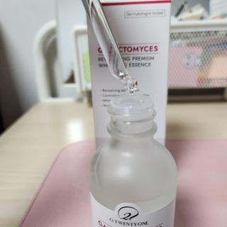 오투에니원 갈락토미세스 리바이탈라이징 프리미엄 화이트닝 에센스 50ml — 5점을 준 리뷰어가 2022년 12월 올린 사용 사진