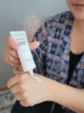 리더스코스메틱 리더스 카밍 바이오틱스 선 에센스 SPF 50+ PA++++ — 5점을 준 리뷰어가 2022년 9월 올린 사용 사진