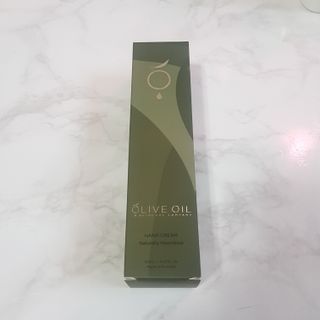 올리브 오일 스킨케어 컴퍼니 [OOSC] 보송보송한 내추럴리 너리시드 핸드크림 125ml — 5점을 준 리뷰어가 2021년 4월 올린 사용 사진