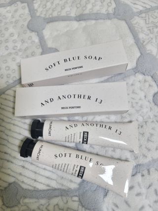 멈칫(MUMCHIT) 넥퍼퓸 NECKPERFUME 2가지 향 — 5점을 준 리뷰어가 2021년 11월 올린 사용 사진