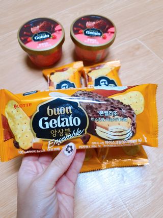 롯데제과 본젤라또 비스킷&바닐라카라멜바, 본젤라또 베리쇼콜라컵 — 5점을 준 리뷰어가 2021년 12월 올린 사용 사진