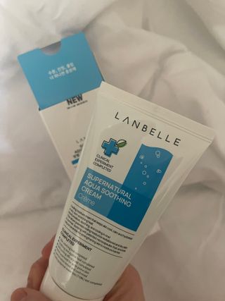 랑벨 수퍼내츄럴 아쿠아 수딩 크림 100ml — 5점을 준 리뷰어가 2022년 4월 올린 사용 사진