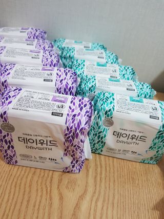 나무드 [데이위드] 국내생산 생리대 가벼운 초 슬림핏 프레쉬 씬 순면커버 생리대 10개입X1팩 — 5점을 준 리뷰어가 2021년 10월 올린 사용 사진