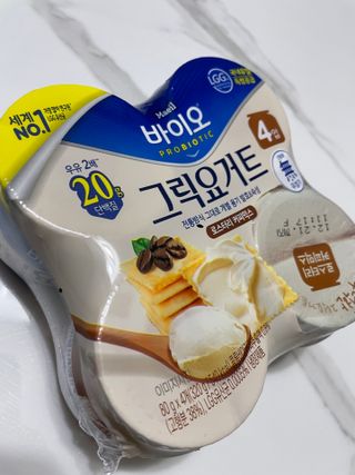 매일바이오 그릭요거트 오리지널 플레인 4개, 로스터리 커피믹스 4개 — 4점을 준 리뷰어가 2021년 12월 올린 사용 사진