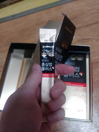 서울약사신협_투데이홍삼정플러스스틱_10g x 30포 — 5점을 준 리뷰어가 2021년 2월 올린 사용 사진