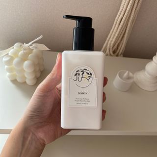 줄라이 모닝 _ JULY MORNING 줄라이모닝 하이드레이팅 퍼퓸드 바디앤핸드 에멀젼 — 5점을 준 리뷰어가 2021년 9월 올린 사용 사진