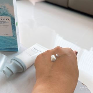 MF[스킨1004] 마다가스카르 센텔라 히알루-시카 워터핏 선세럼 50ml — 4점을 준 리뷰어가 2024년 5월 올린 사용 사진