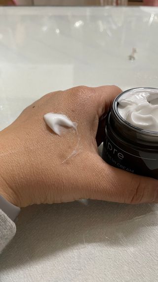 비프리코스메틱 뉴 프레쉬 크림 80ml — 4점을 준 리뷰어가 2023년 3월 올린 사용 사진