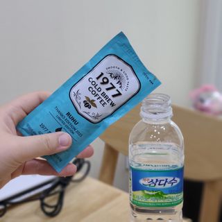 여우두마리 1977 콜드브루 스틱 더치커피 루후 커피팩토리 — 5점을 준 리뷰어가 2021년 2월 올린 사용 사진