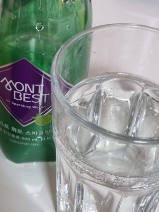 몽베스트 Montbest with Sparkling water Lime20병 — 5점을 준 리뷰어가 2022년 7월 올린 사용 사진