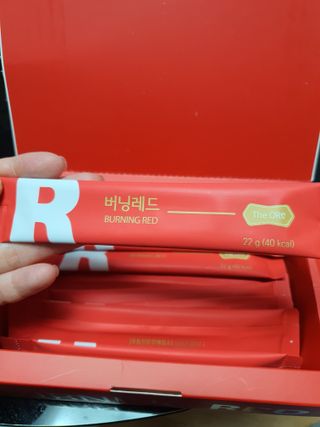 디오르 버닝레드 — 5점을 준 리뷰어가 2022년 2월 올린 사용 사진