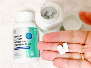 서울약사신협 네이처픽_칼슘마그네슘비타민D_1,305mg x 120캡슐 — 5점을 준 리뷰어가 2021년 9월 올린 사용 사진