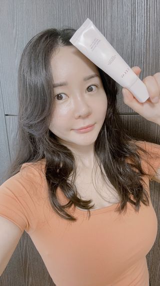프리마인 선크림만 바꿨을 뿐인데 매일 물 2L챙겨먹고 기초케어 완벽하게 한 물빛피부 완성,셀라브UV프로텍터 — 5점을 준 리뷰어가 2023년 8월 올린 사용 사진