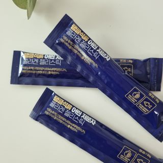 참앤들황토농원 맛있게 탱글탱글! 탱글석류 어린저분자 콜라겐 젤리스틱 1박스 ♥총 50포♥ — 5점을 준 리뷰어가 2023년 2월 올린 사용 사진