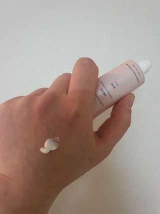 러브모아 향수 고체향수 승무원 고체향수 바르는 향수 니치향수 도손 우드세이지 앤 씨솔트 — 4.5점을 준 리뷰어가 2022년 11월 올린 사용 사진