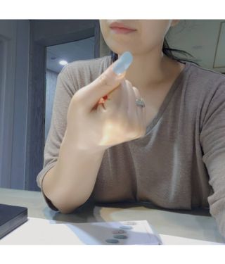 데싱디바 글레이즈 젤네일 시리얼 네일_4종 중 택 1 — 5점을 준 리뷰어가 2021년 9월 올린 사용 사진