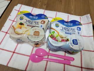 매일바이오 그릭요거트 오리지널 플레인 4개, 로스터리 커피믹스 4개 — 4점을 준 리뷰어가 2021년 12월 올린 사용 사진