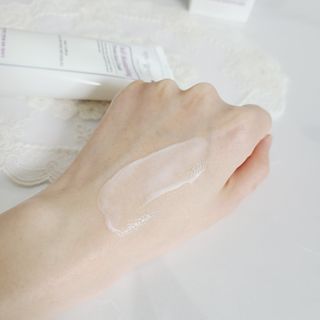 셀프 모이스처라이징 프로텍션 크림 셀프 모이스처라이징 프로텍션크림 — 4점을 준 리뷰어가 2022년 4월 올린 사용 사진