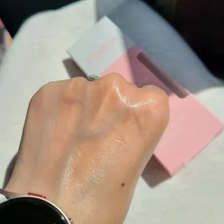 [후르디아] 모공블러 비건 선 프라이머 — 5점을 준 리뷰어가 2022년 5월 올린 사용 사진