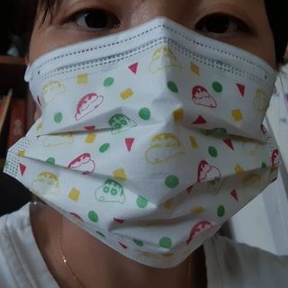 [숨그림]  덴탈마스크 짱구 우리아이 그리고 내가 쓰는 믿을수있는 케릭터 마스크  16종 — 5점을 준 리뷰어가 2021년 10월 올린 사용 사진