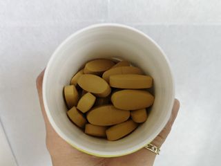 Swisse 스위스 고함량 밀크씨슬 35,000mg 60정 — 5점을 준 리뷰어가 2021년 11월 올린 사용 사진