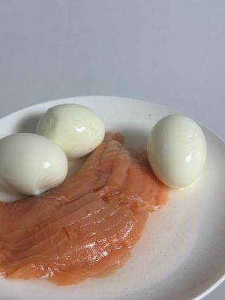 밸런스 다이어트랩 밸다랩 프리미엄 훈제연어 슬라이스 120g — 5점을 준 리뷰어가 2023년 4월 올린 사용 사진