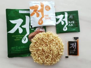 [풀무원] 자연은맛있다 정면, 백면, 홍면  세트 — 5점을 준 리뷰어가 2021년 4월 올린 사용 사진
