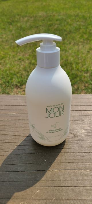 토박스코리아 몽쥬르 유아 샴푸앤워시 300ml — 5점을 준 리뷰어가 2021년 5월 올린 사용 사진
