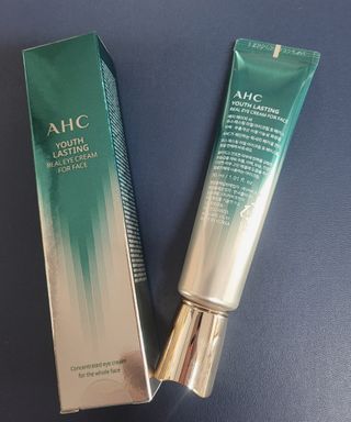 [NEW 탄력유턴 아이크림] AHC 유스 래스팅 리얼 아이크림 포 페이스 — 5점을 준 리뷰어가 2021년 2월 올린 사용 사진