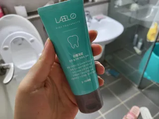 치과에서 쓰는 치약 _ 라벨제로 저불소 꼬마, 키즈, 유아, 베이비, 주니어 안전한 어린이치약 — 5점을 준 리뷰어가 2023년 1월 올린 사용 사진