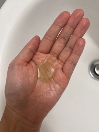 프리마인 메이크업과 들뜨는 각질까지 한방에 깐달걀로! 순하기까지한 셀베이스 그린티클렌저(200ml) — 5점을 준 리뷰어가 2023년 5월 올린 사용 사진