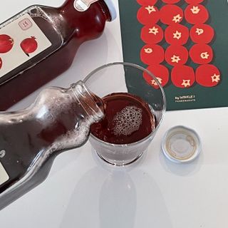 [바이윙클] 페르시아 유기농 석류 착즙주스 750ml 2병 + 선물박스 세트 — 4점을 준 리뷰어가 2022년 3월 올린 사용 사진