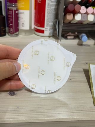 퀸즈홀릭 라이스 보내티컬 아이 마스크 퀸즈홀릭 X 레아라 다이아포스 라이스 보태니컬 링클 리프팅 아이 마스크 7매 1BOX — 5점을 준 리뷰어가 2022년 5월 올린 사용 사진